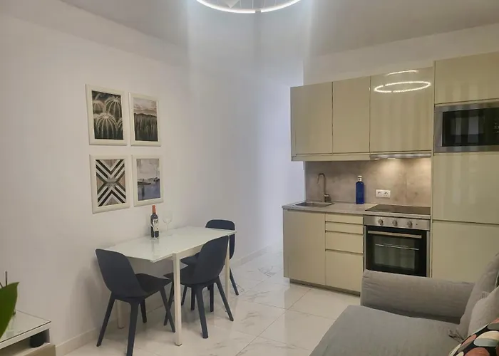 New 2 Bedrooms Gold Flat At Canteras With Balcony And Free Parking Apartamento