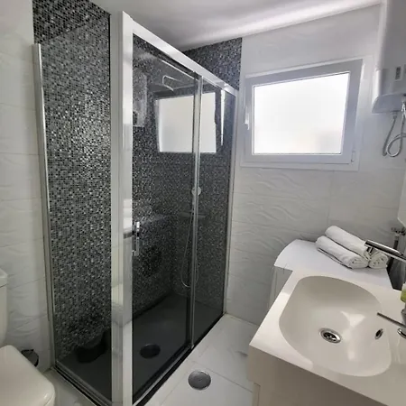 New 2 Bedrooms Gold Flat At Canteras With Balcony And Free Parking لاس بالماس دي غران كاناريا