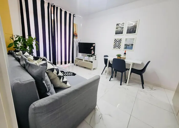 New 2 Bedrooms Gold Flat At Canteras With Balcony And Free Parking 라스팔마스