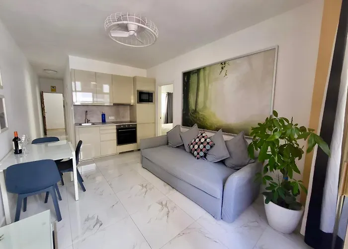 New 2 Bedrooms Gold Flat At Canteras With Balcony And Free Parking * 라스팔마스